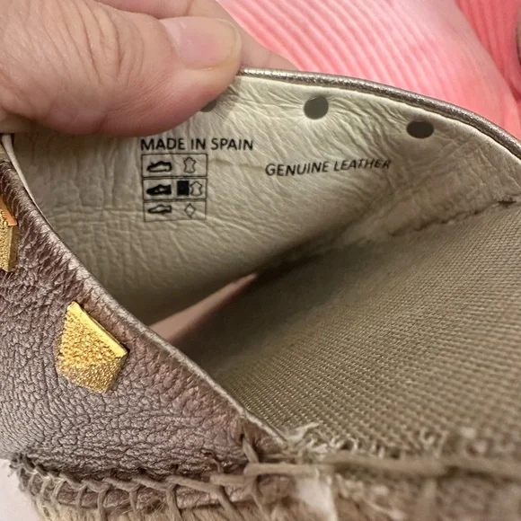 Vidoretta Metallic Slide Sandals with Gold Accents - Picture 4 of 6